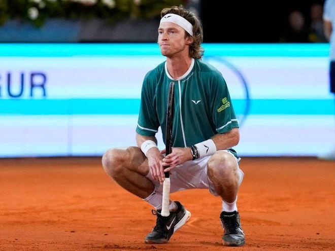 球员兼具机 球员兼具机