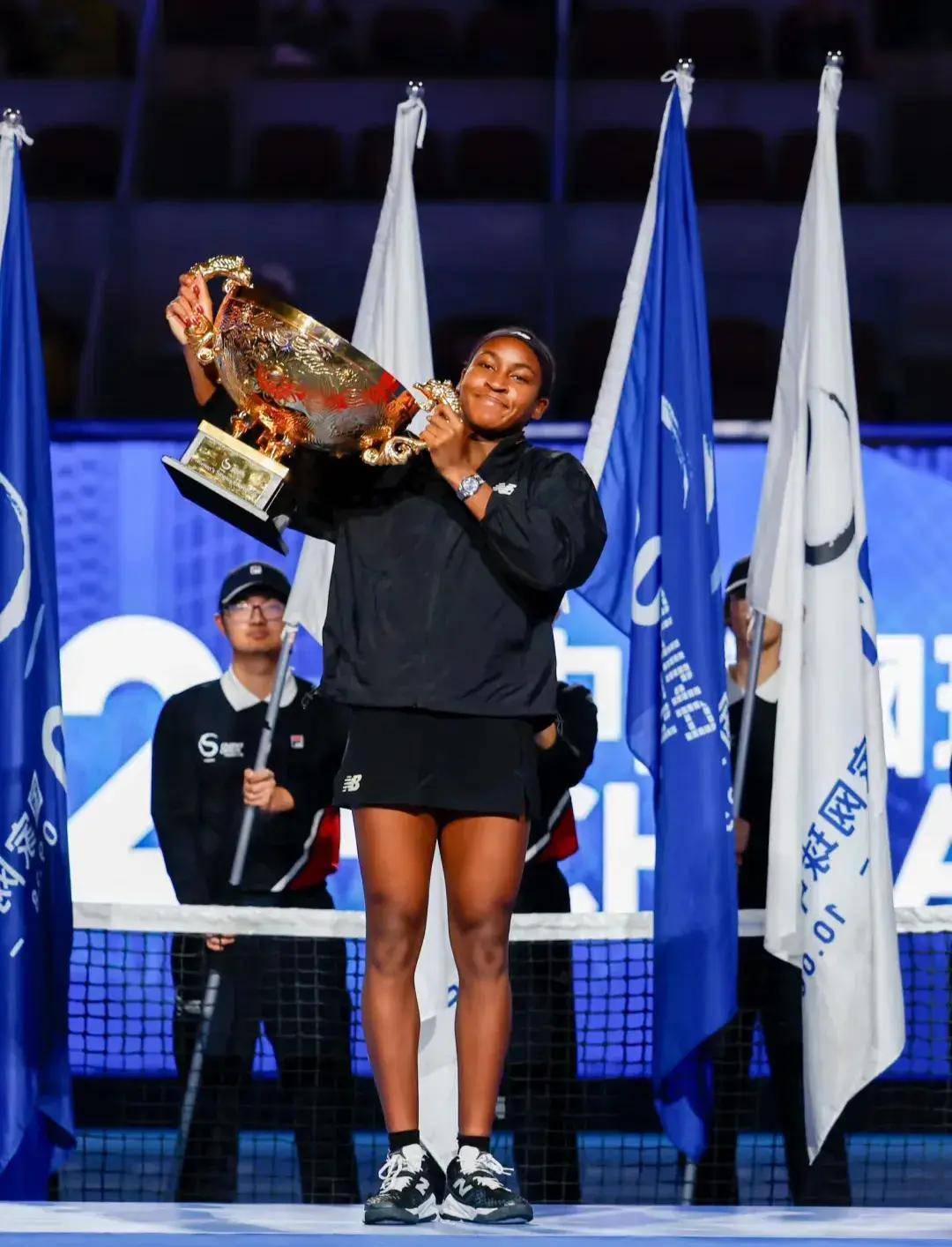 她为榜样 她为榜样